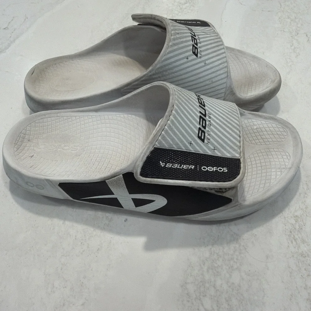 Bauer Oofos Sport Flex Slide Sandals M10 / W12 Used, Worn